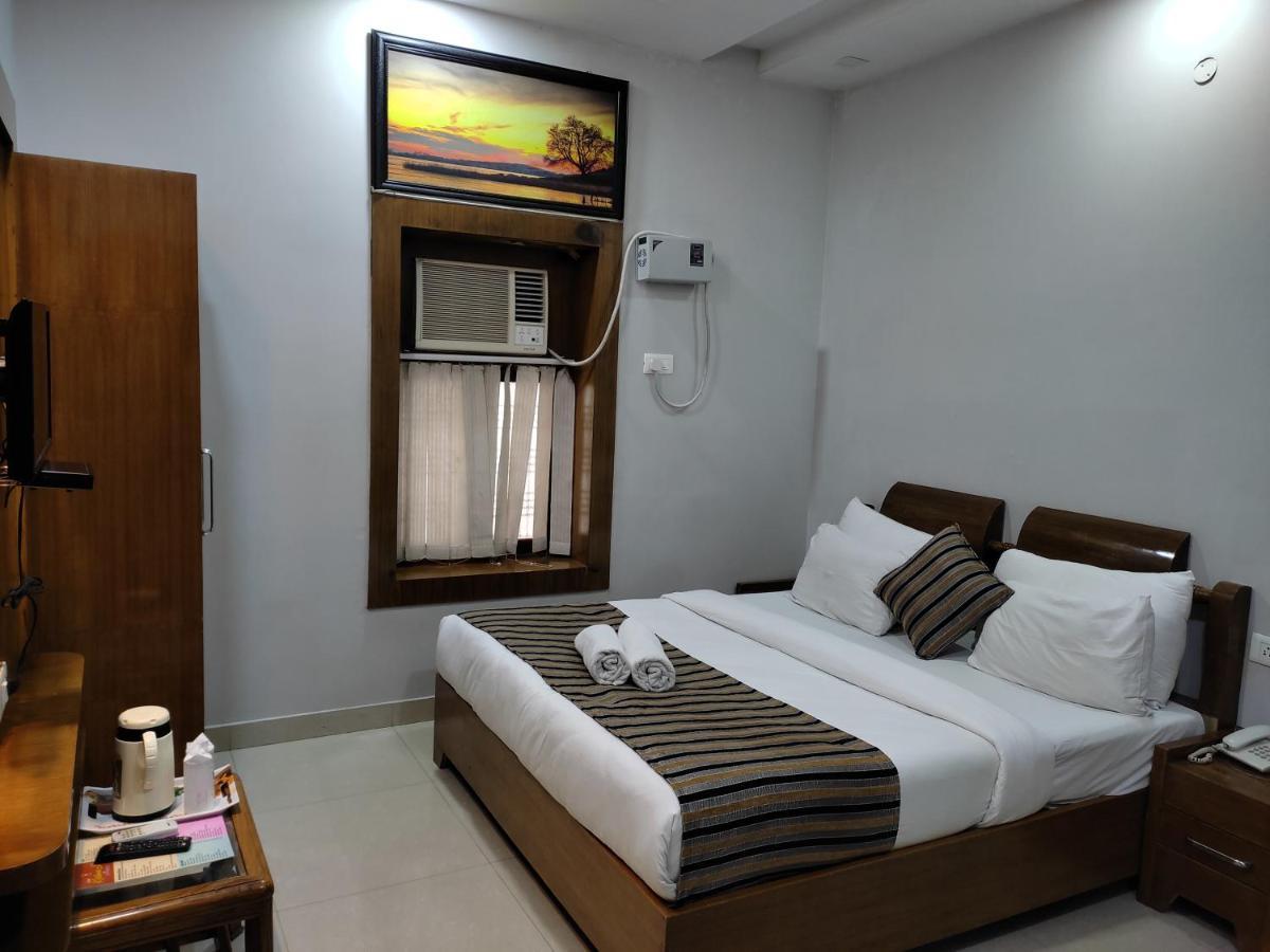 Hotel Krishna Ji Haridwār Extérieur photo
