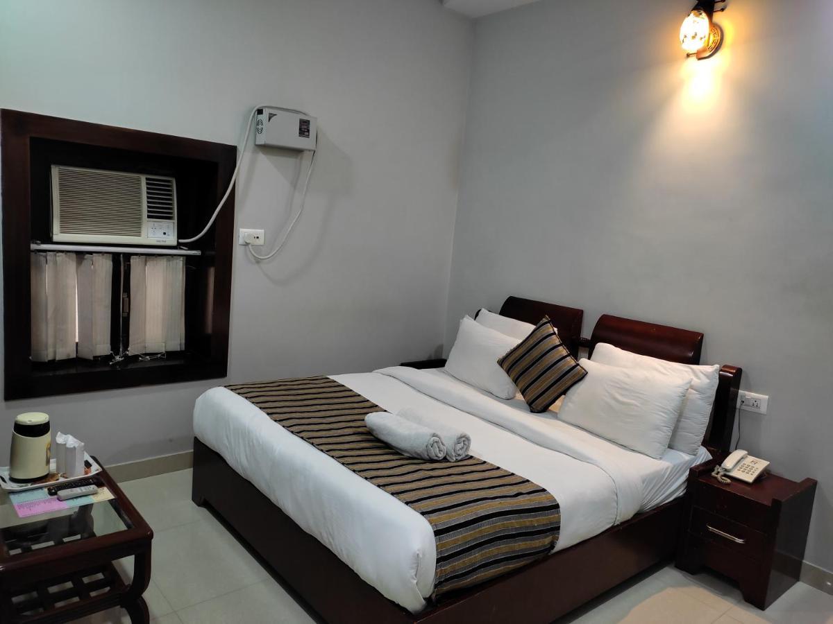 Hotel Krishna Ji Haridwār Extérieur photo