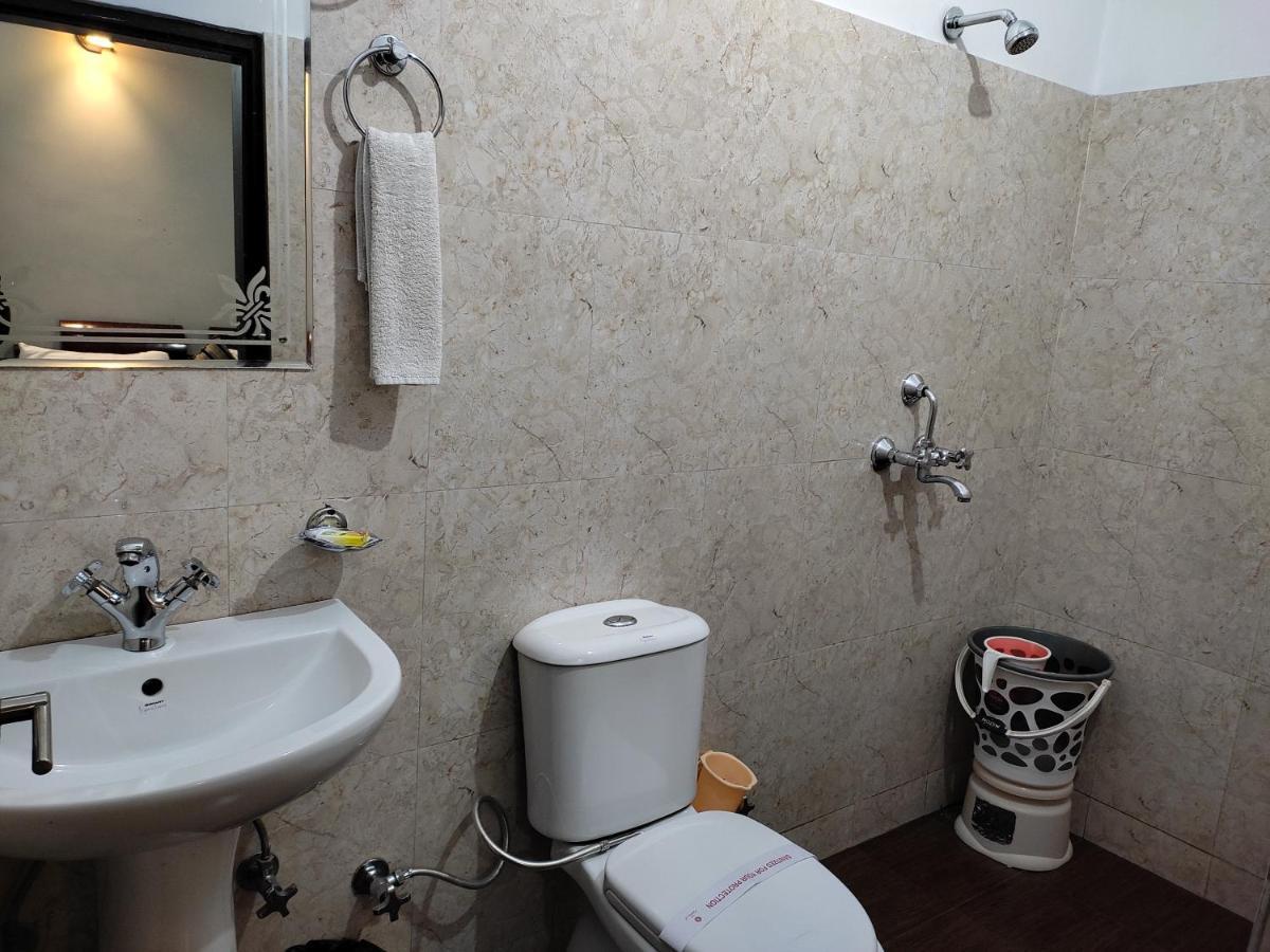 Hotel Krishna Ji Haridwār Extérieur photo