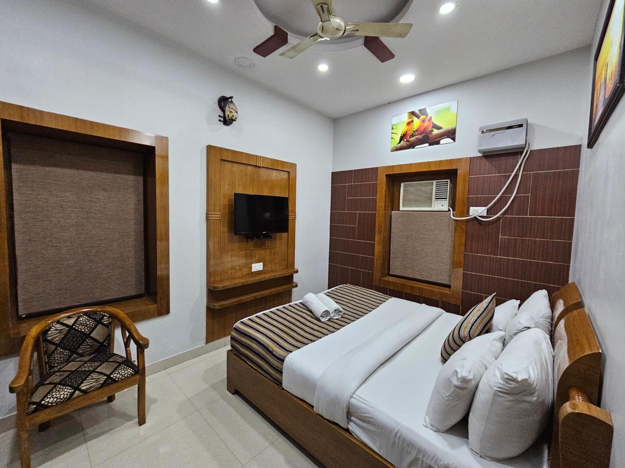 Hotel Krishna Ji Haridwār Extérieur photo