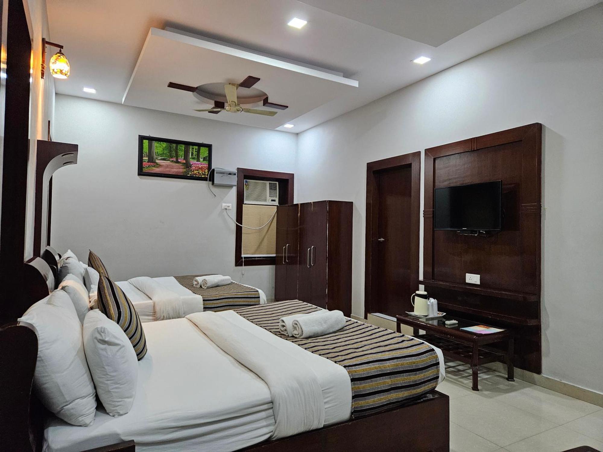 Hotel Krishna Ji Haridwār Extérieur photo