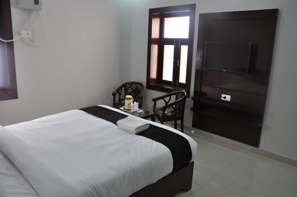Hotel Krishna Ji Haridwār Extérieur photo